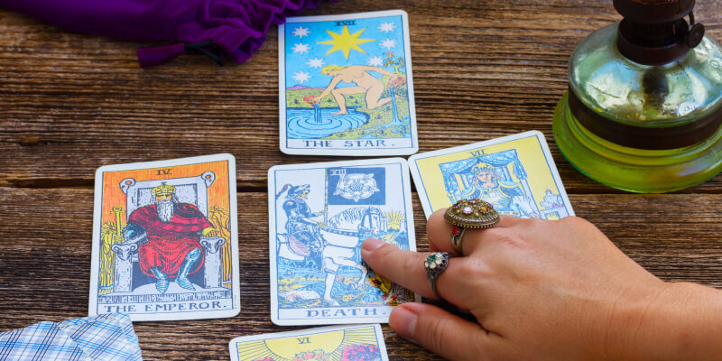 What is the Pentagram Tarot spread?