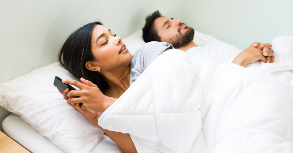 Broken Trust: Navigating Affairs and Salvaging Love In Psychic Readings