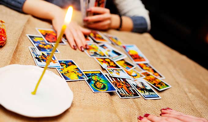 5 False Myths about Psychic Readers
